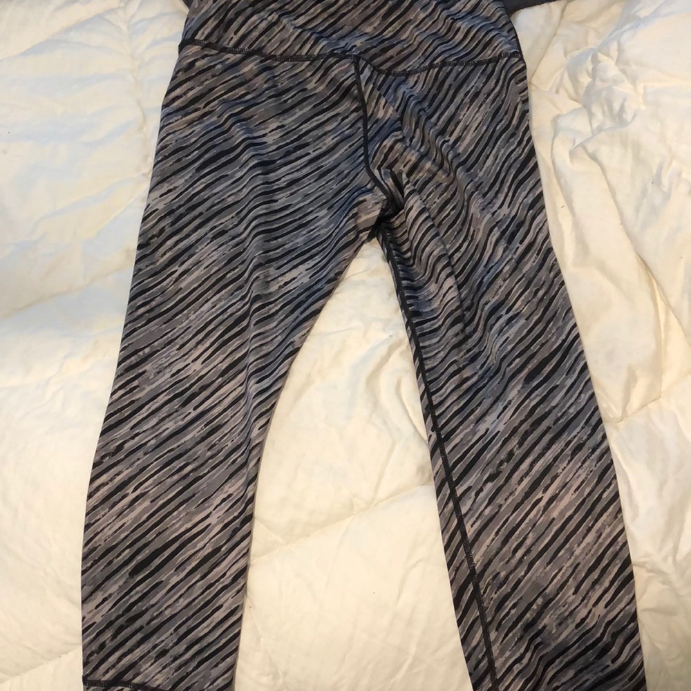 Reebok workout capris - Picture 3 of 3